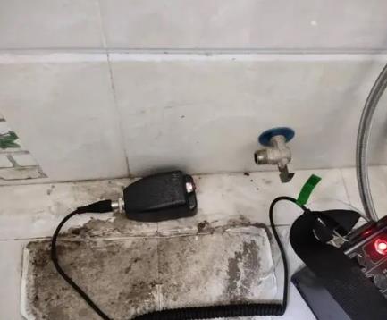 江海屋顶漏水维修公司分享下卫生间漏水的危害及解决方法